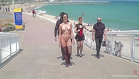 Sexy chick gets a hot creampie