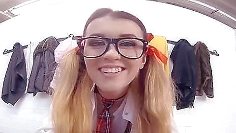 Sexy young blonde does a hot cum