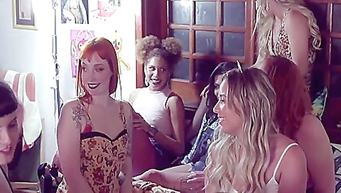 Mature woman fucking and cum escapad