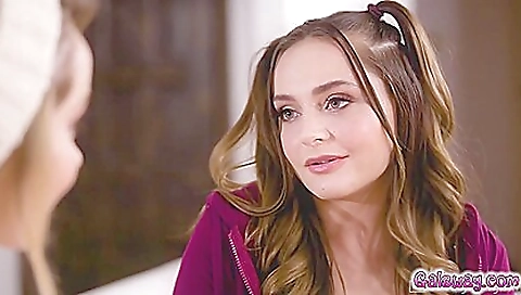 Sexy young vividla is a hot threesome nailed by two sexy chick