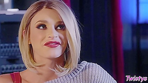 Mil paperworko and sexy milfa with a lisa spypovy vacat payback